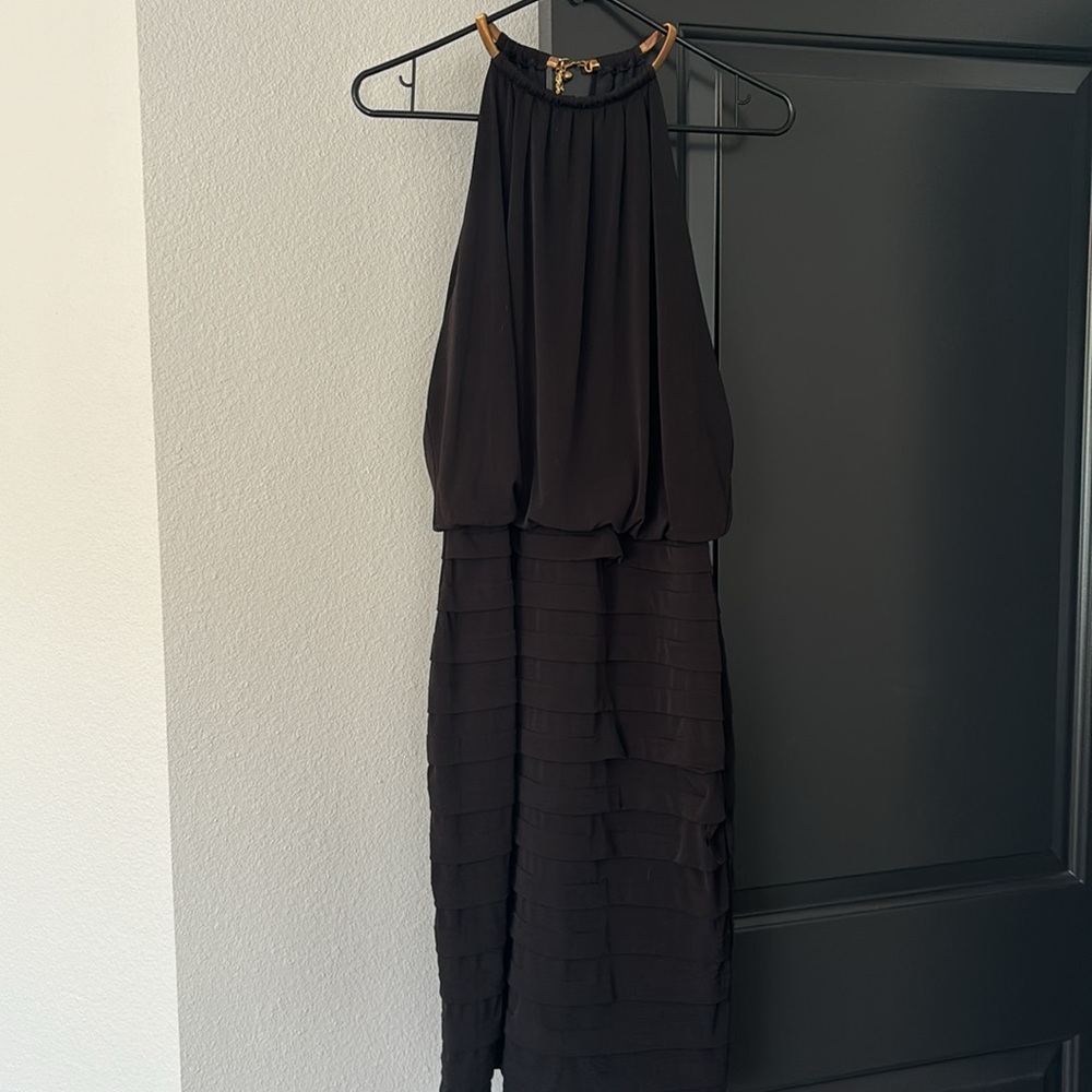 Super flattering nice black dress